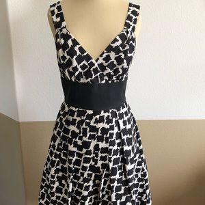 White House Black Market Gorgeous Dress!